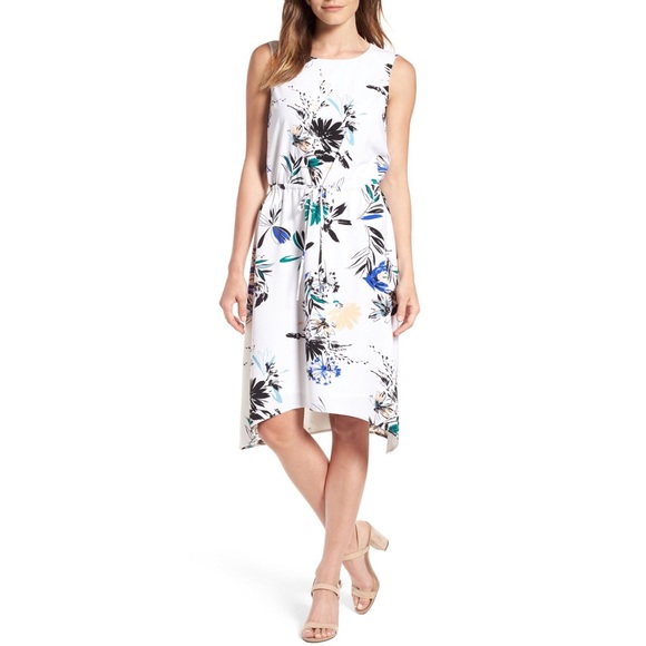 Halogen Dresses & Skirts - Halogen Stretch Knit Floral Dress.